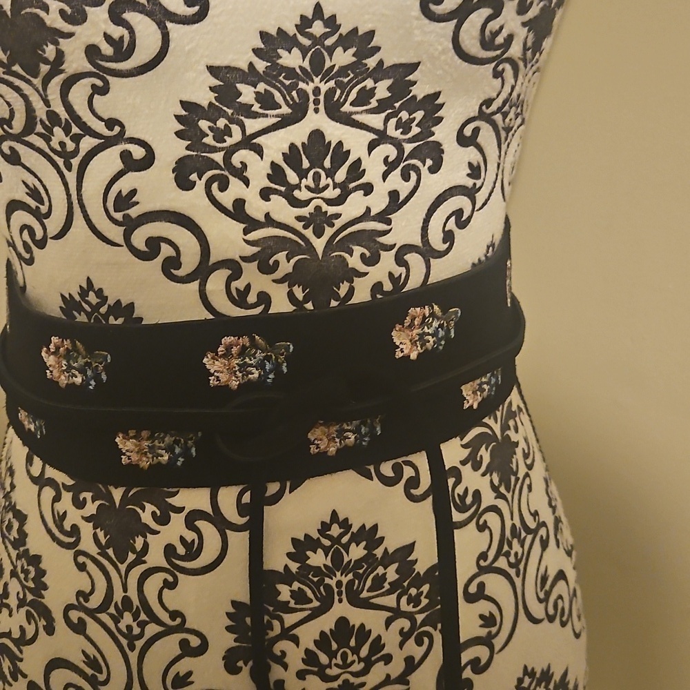 White House black market embroidered obi belt New